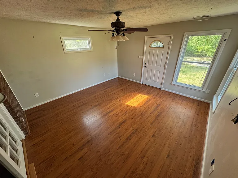 5870 McDonald Rd — Photo 8
