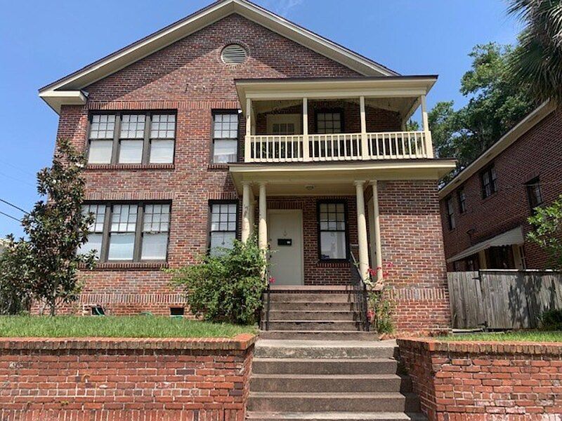 1st image of 2841 Saint Johns Ave