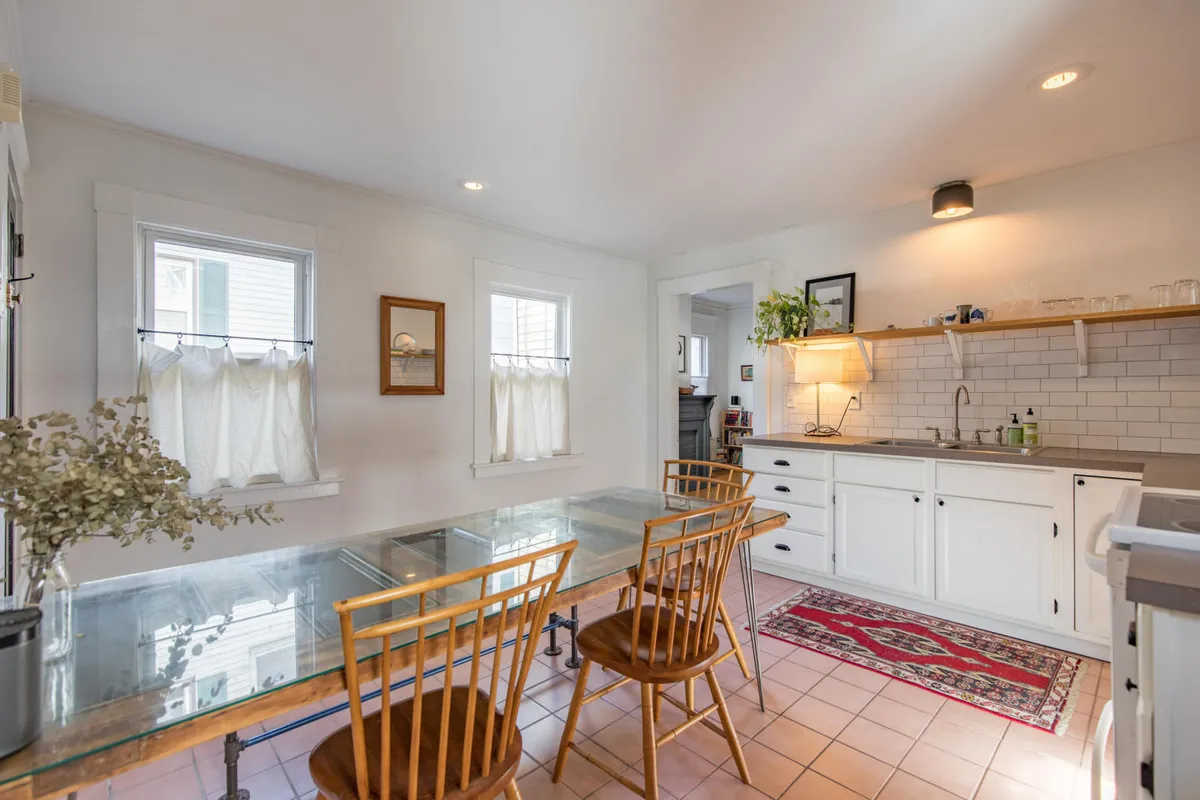 Primary Photo - 21 Hanover St #1