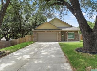 4525 White Oak Ln, River Oaks, TX 76114