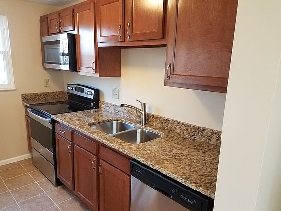 2nd image of 2920 Kimberly Dr
