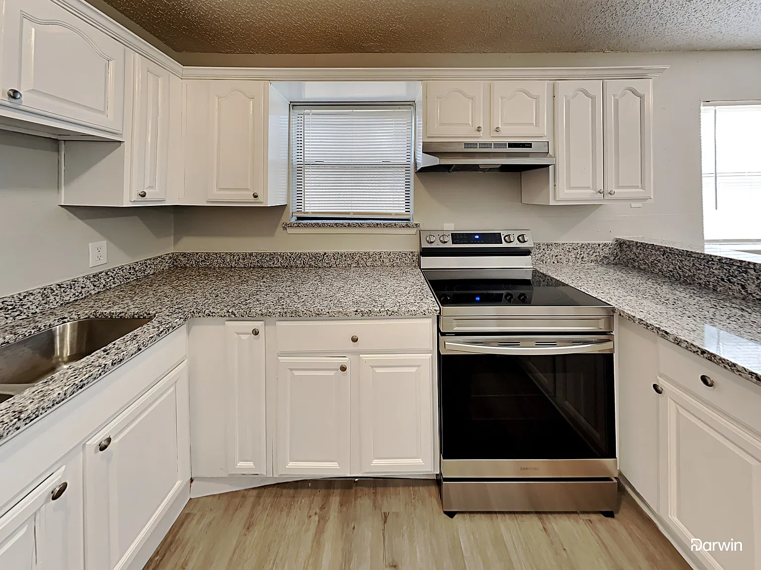 3 bed, 2.0 bath, 1120 sqft, $1,955 — Photo 3