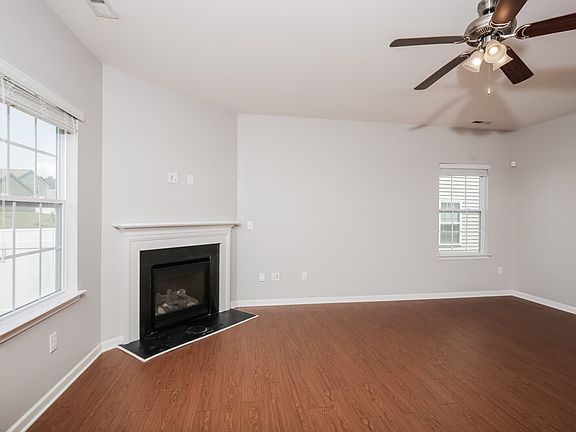 5th image of 97 Gaillardia Way