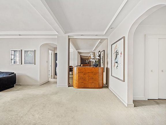 4th image of 1 5th Ave APT 7E