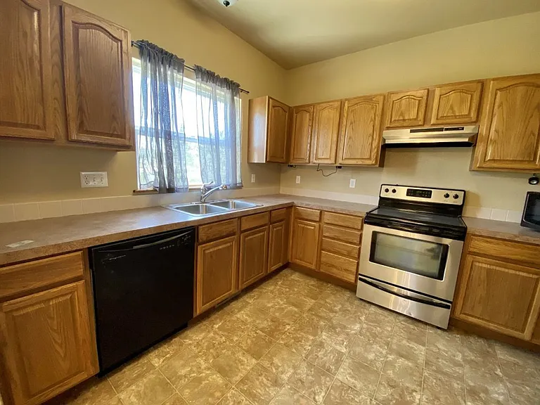2209 Sunbury Ln — Photo 8