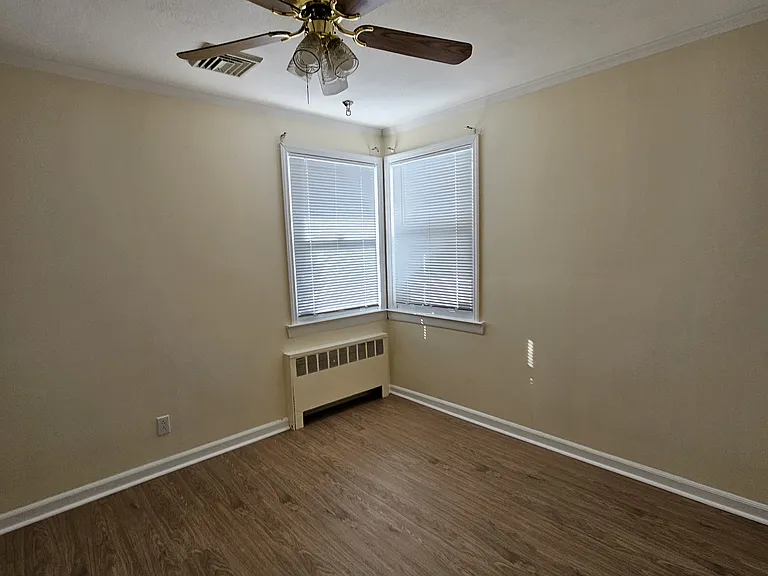 102 Birchwood Park Dr — Photo 12