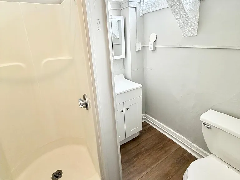 83 Sachem St #3L — Photo 5