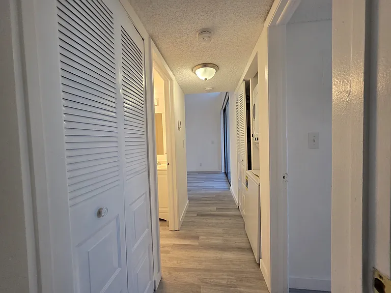 210 Lake Pointe Dr #304 — Photo 3