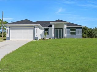 18 W 18th St, Lehigh Acres, FL 33972