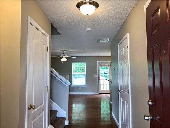 5th image of 260 Fox Creek Blvd