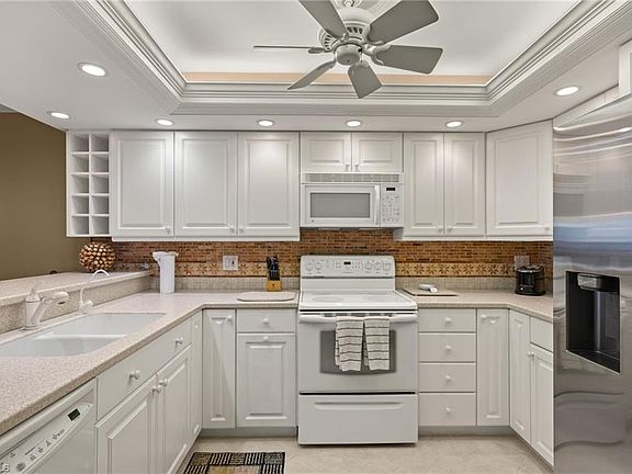 5th image of 26000 Hickory BLVD #204