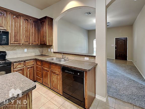 4th image of 2119 Colby Ln