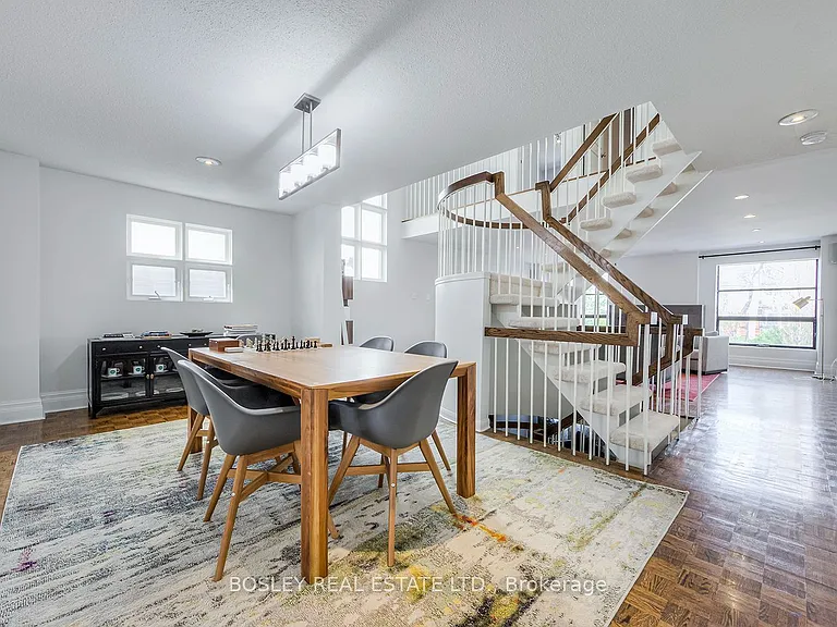 98 Sherwood Ave — Photo 8