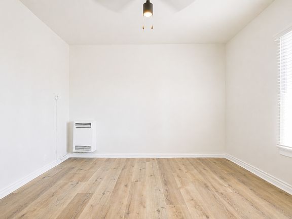 5th image of 516 N Harvard Blvd #310