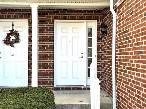3rd image of 740 Breckenridge Ct APT 104