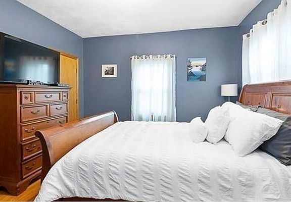 5th image of 71 School St #2