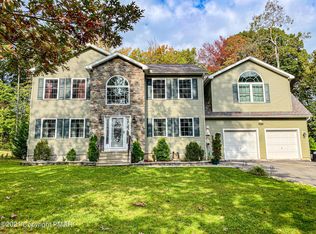 812 Astilbe Way, East Stroudsburg, PA 18301