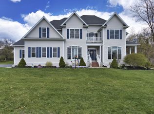 2 Shepherds Needle, Wynantskill, NY 12198