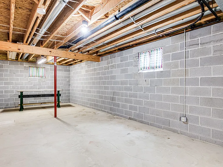 893 West St — Photo 33