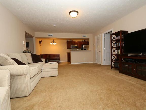 3rd image of 3383 Emerald Lakes Dr Unit 2B