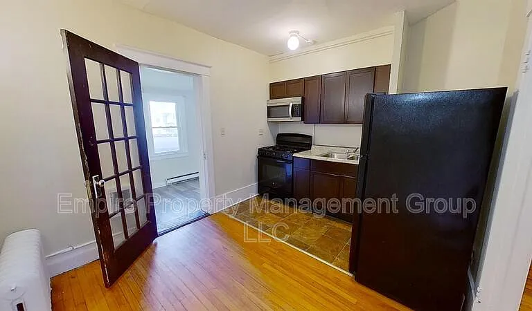 568 Park Ave #2 — Photo 11