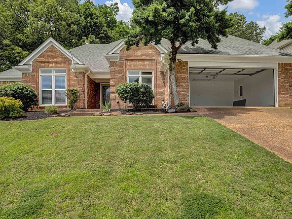 3rd image of 8924 Carrollwood Ln E