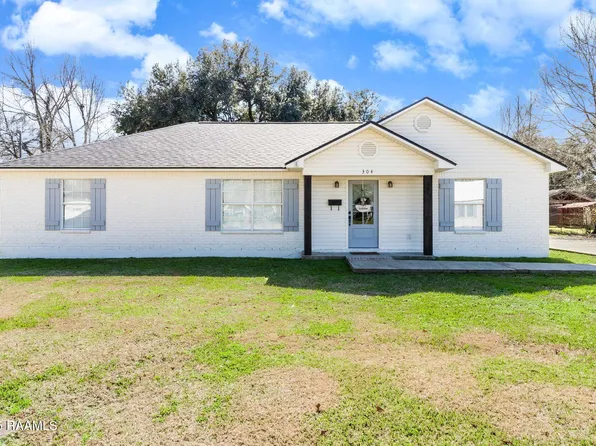 304 E C St, Rayne, LA 70578