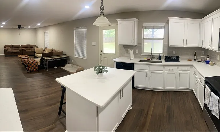 2201 White Pine Dr — Photo 3