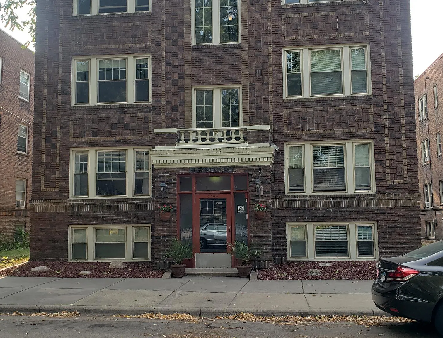 1 bed, 1.0 bath, 650 sqft, $1,095 — Photo 2