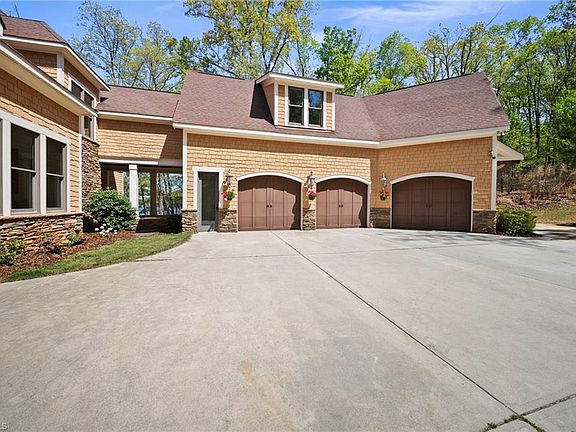 3rd image of 2312 Rocky Cove Ln