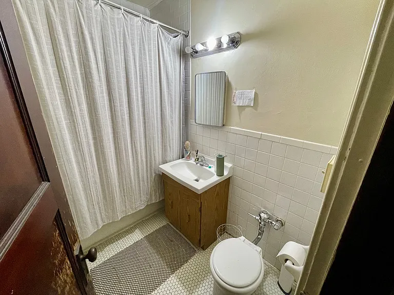 2615 N Cramer St — Photo 9
