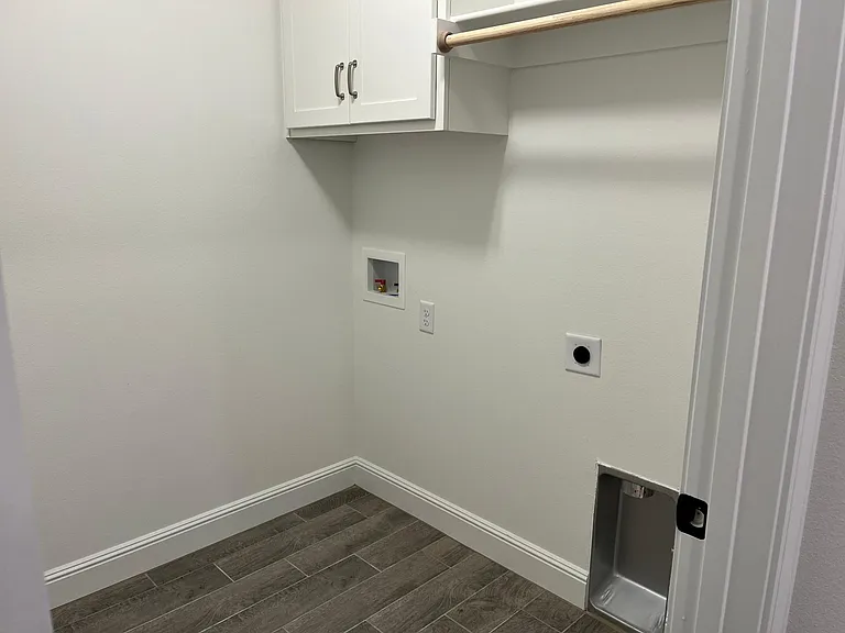 2051 Wildflower Dr — Photo 14