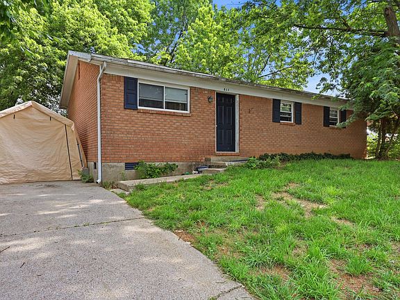 2nd image of 627 Wagonwheel Rd