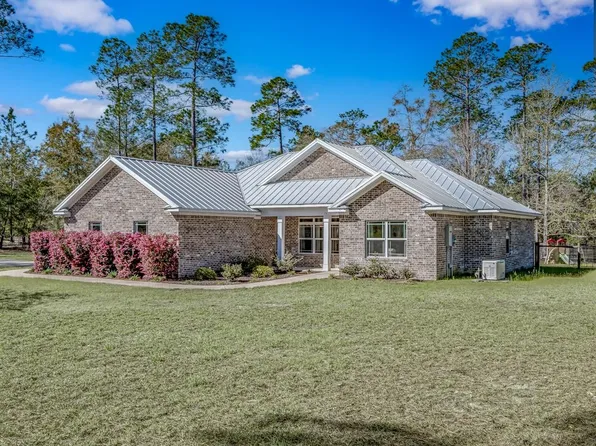 24 Dixie Dr, Crawfordville, FL 32327