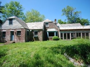 255 W Main St, Smithtown, NY 11787