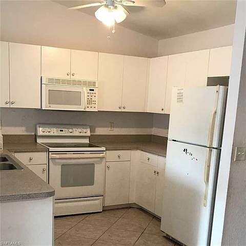 2nd image of 109 NE 16th Pl
