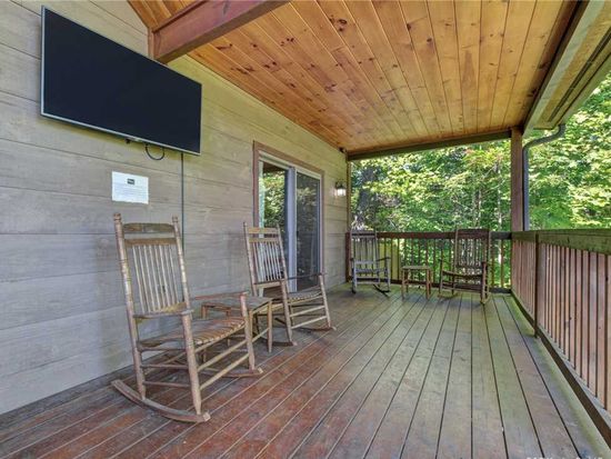 5202 Riversong Way, Sevierville, TN 37876 | Zillow