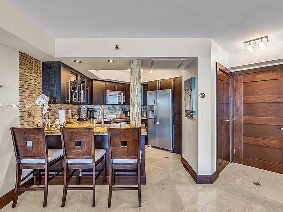 5th image of 6767 Collins Ave APT 1008