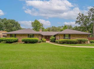 1902 Warwick Cir W, Longview, TX 75601