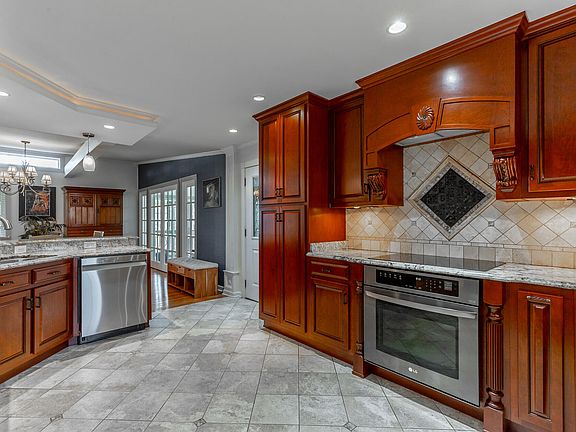 3rd image of 13651 Tonja Ln