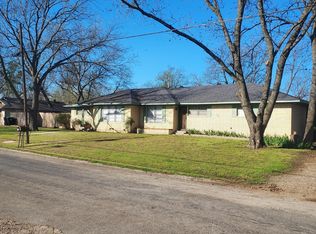 216 S Prairie St, Pilot Point, TX 76258
