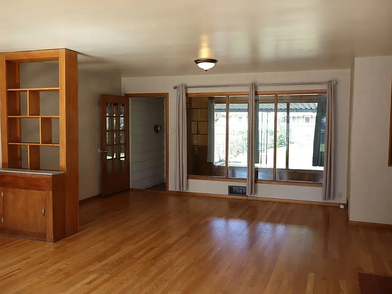 150 Circle Dr — Photo 3