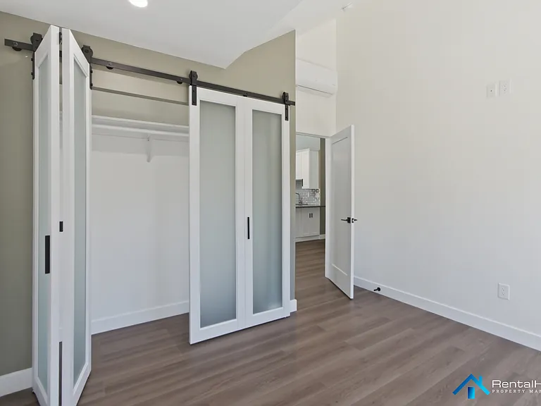 5746 Allott Ave — Photo 7