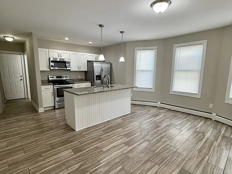 145 Smith St #1 — Photo 6