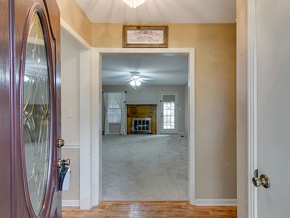 4th image of 618 Doane Dr