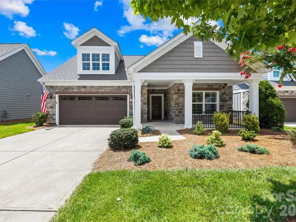 135 Valleymist Ln, Mooresville, NC 28117