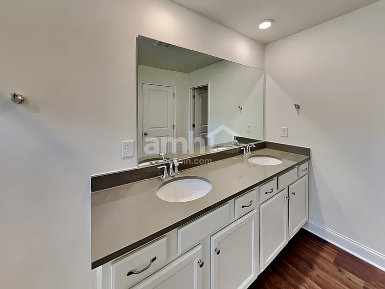 889 Carnaby Ln — Photo 12