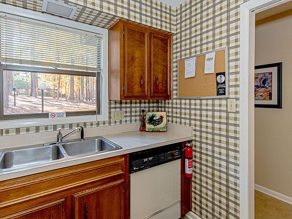 5th image of 185 Eagle Peak Cir Unit 15