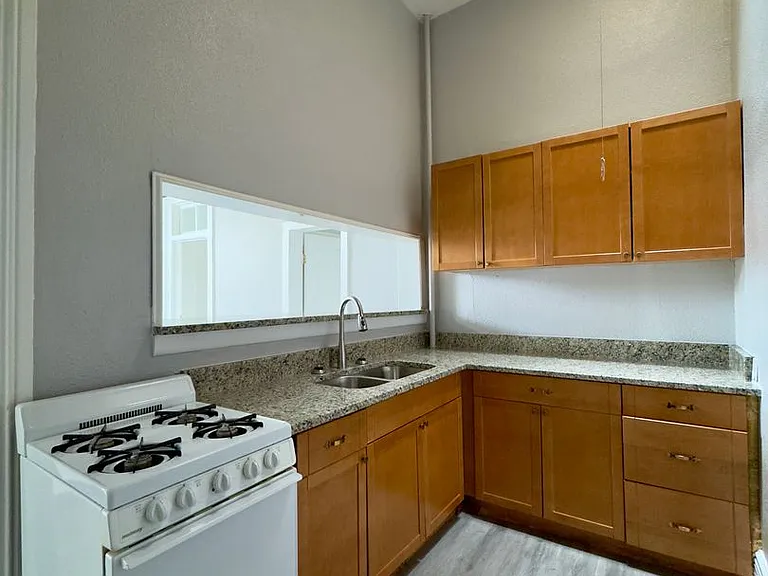 For Rent: Spacious Urban Living at 1322-1324 Eutaw Pl Your Ideal City Dwelling! — Photo 11