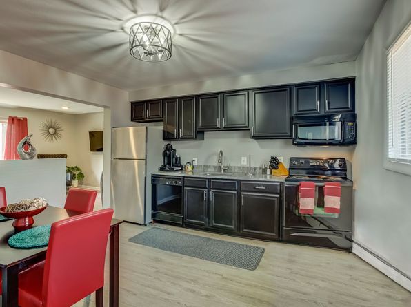 649 W Maple Rd APT 3